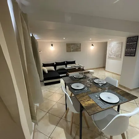 Vous Viendrez Vivre Ici , 3 Pieces Etage 1 Garage A Moto *