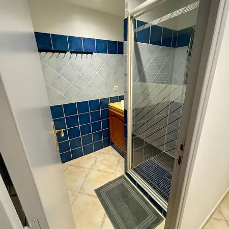 Vous Viendrez Vivre Ici , 3 Pieces Chataignier Garage A Moto Apartmán