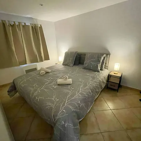 Vous Viendrez Vivre Ici , 3 Pieces Chataignier Garage A Moto Apartmán *