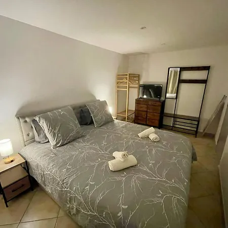 Vous Viendrez Vivre Ici , 3 Pieces Etage 1 Garage A Moto Рьез
