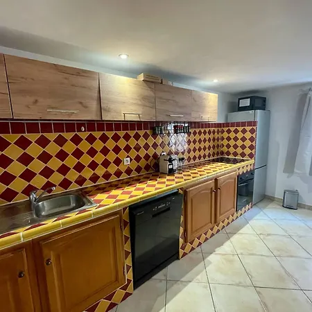 Vous Viendrez Vivre Ici , 3 Pieces Etage 1 Garage A Moto * Рьез