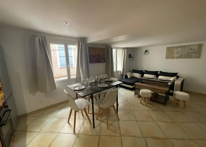 Apartment Vous Viendrez Vivre Ici , 3 Pieces Chataignier Garage A Moto Riez