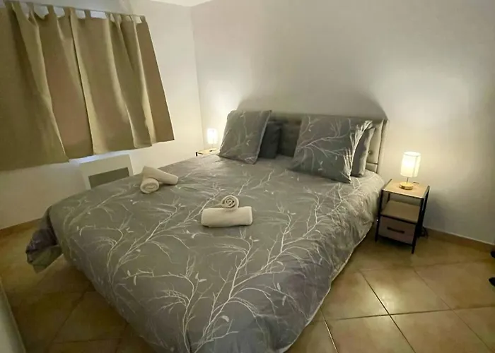 Vous Viendrez Vivre Ici , 3 Pieces Chataignier Garage A Moto Apartment *