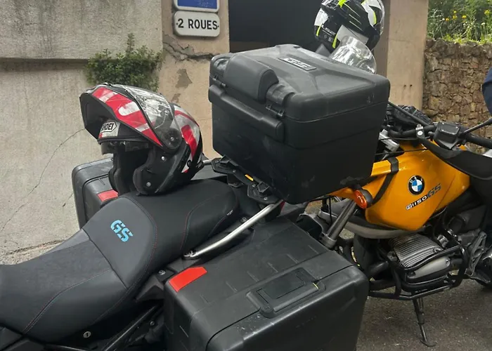 Apartment Vous Viendrez Vivre Ici , 3 Pieces Chataignier Garage A Moto Riez