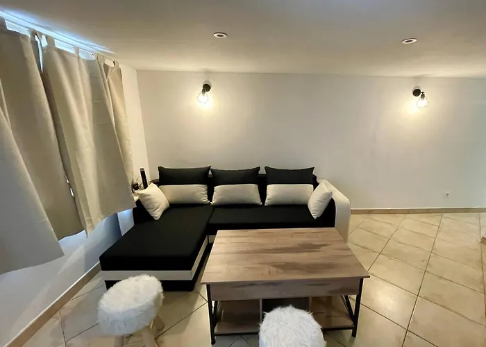 Vous Viendrez Vivre Ici , 3 Pieces Chataignier Garage A Moto Apartment *